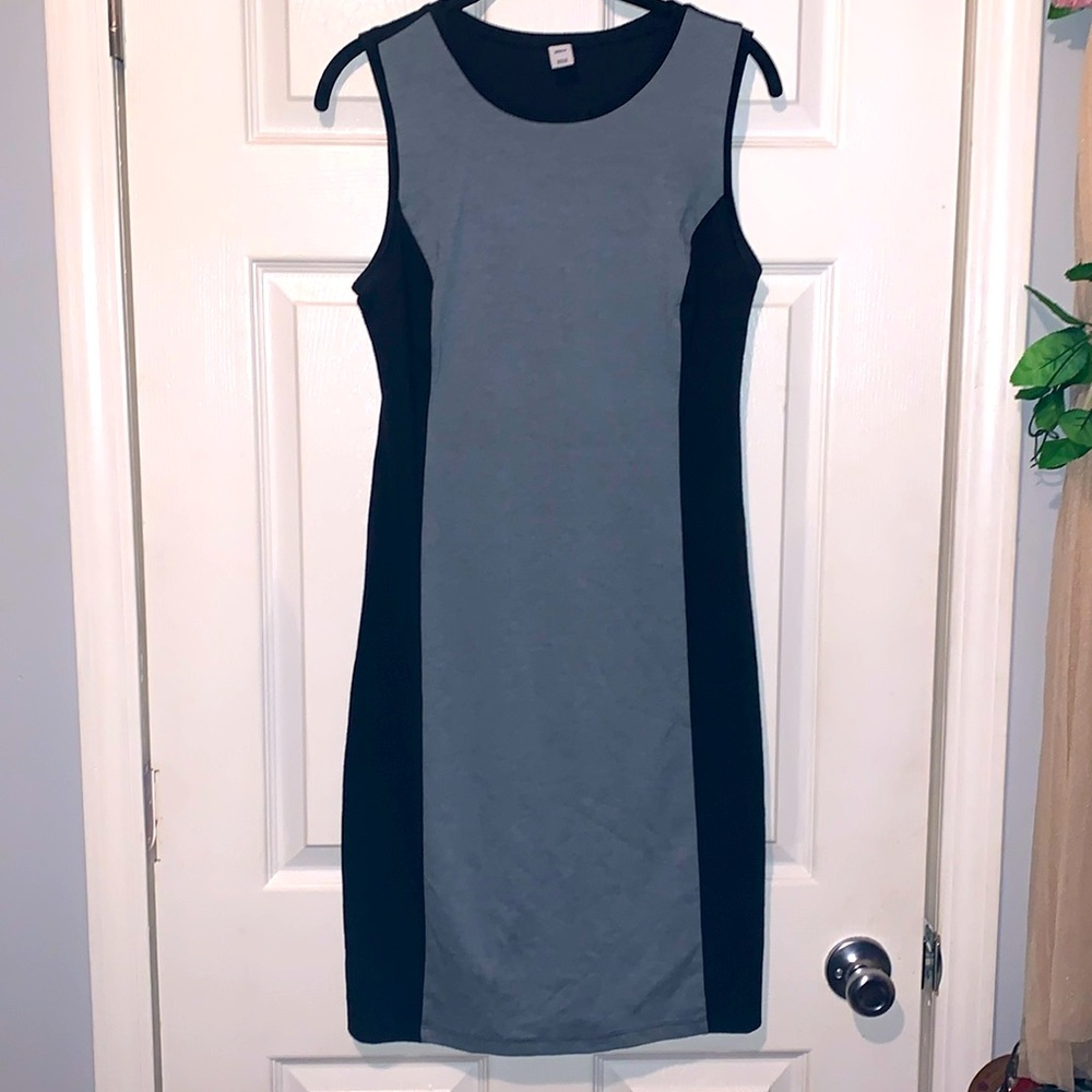 💎 5/$20 OLD NAVY GREY AND BLACK COLOR BLOCK DRESS